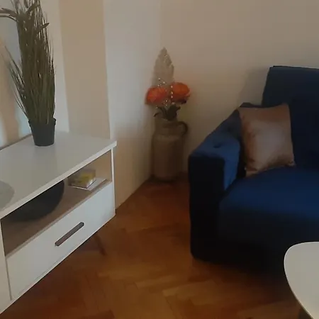 Centerzerozone Apartman *